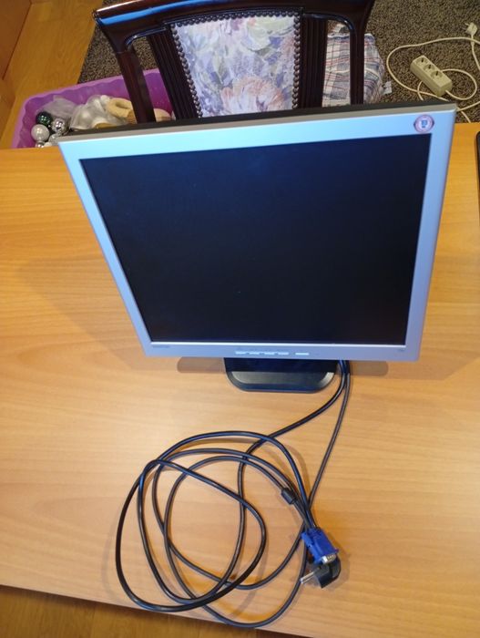 Monitor 17 polegadas quadrado VGA