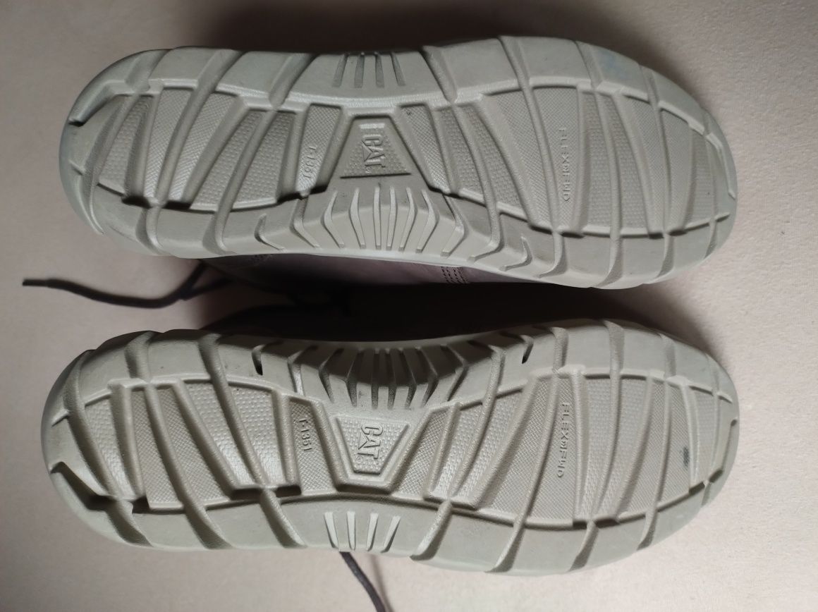Buty jesienno wiosenne CAT41 40.5 męskie skórzane nubuk