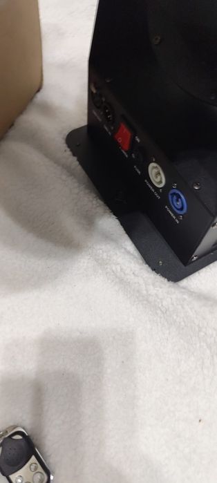 Máquina Lança Confetis 1500W DMX beamZ
