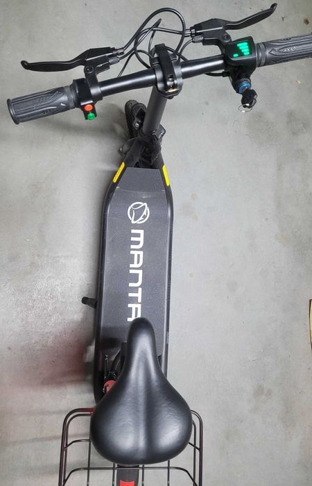 Hulajnoga elektryczna z siedziskiem skuter el. Manta 12'' MES1202H
