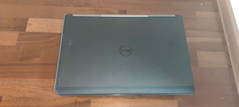 Dell Precision 7710 17,3" i7-6820hq RAM-8gb SSD-256 AMD FirePro 2gb