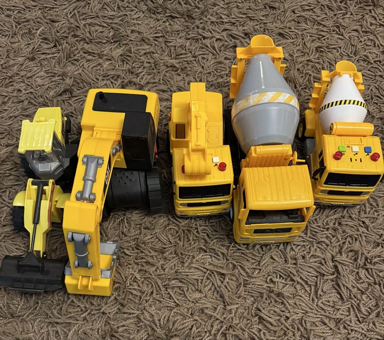 Zestaw samochodów budowlanych