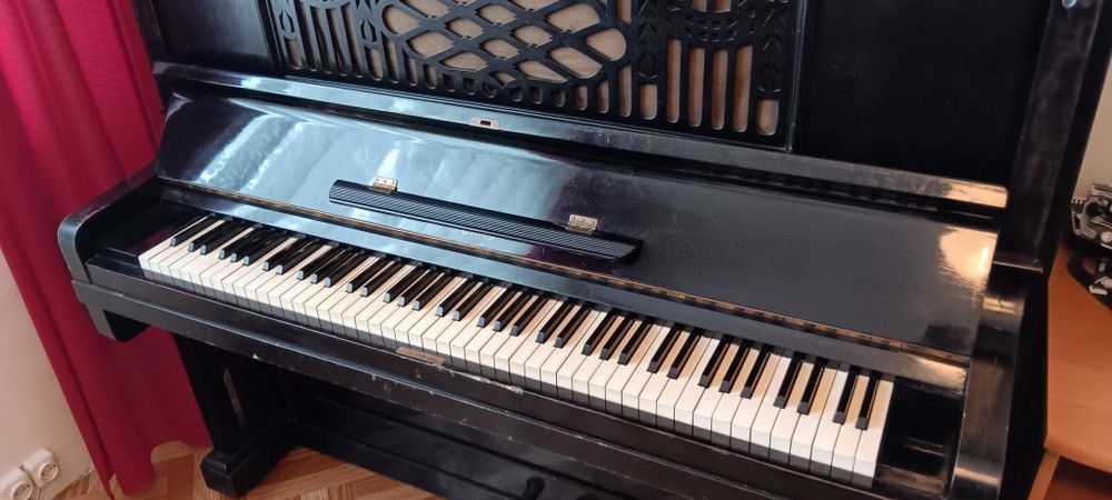 Pianino A.Schutz Brieg