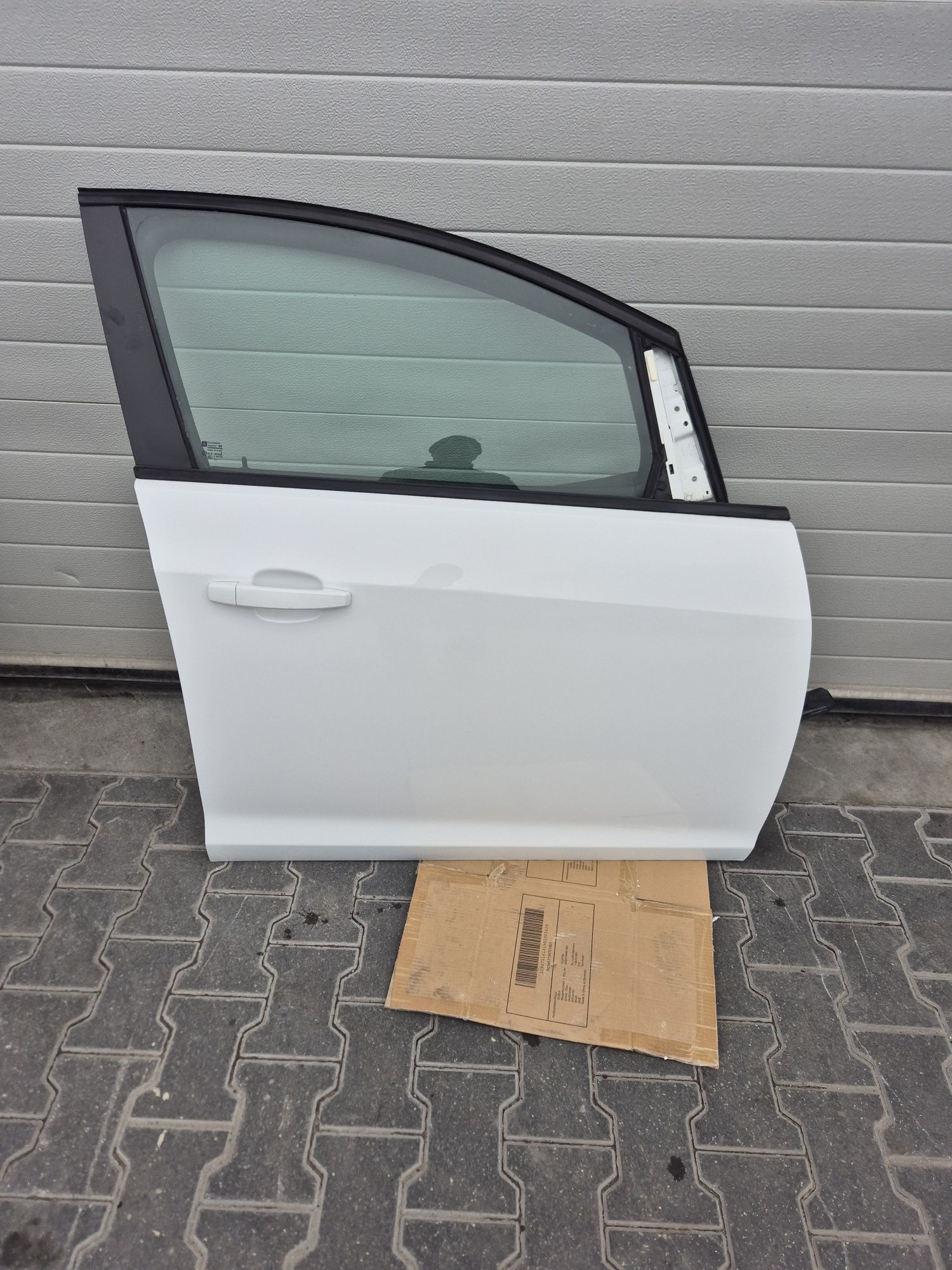 Opel Astra j drzwi przód prawy z40r