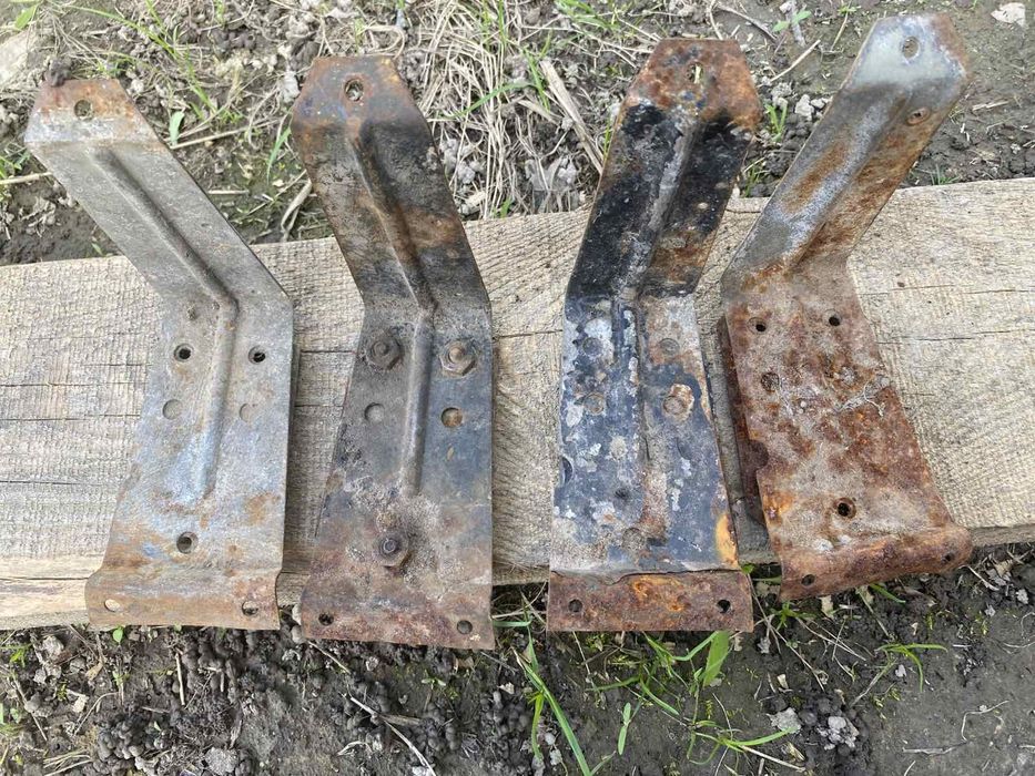 Кронштейн бачка омивача ВАЗ 2101-2107 оригінал