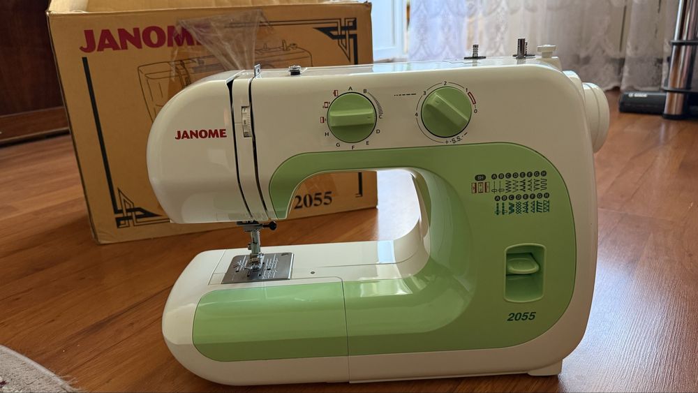 Швейна машинка Janome 2055