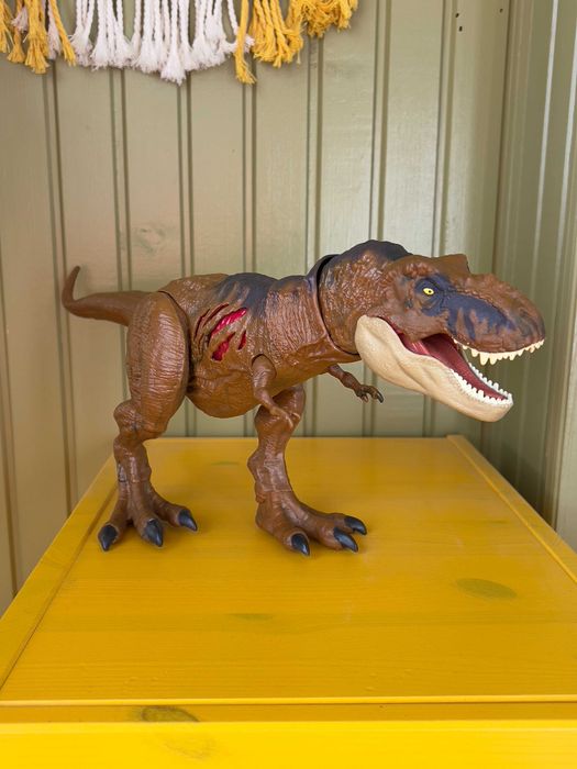 Інтерактивна іграшка динозавр Jurassic World