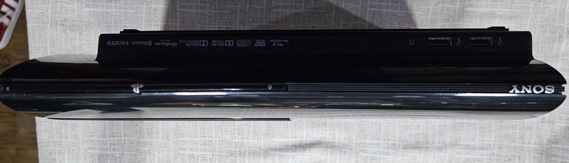 Vendo PS3 super slim disco de 1TB impecável
