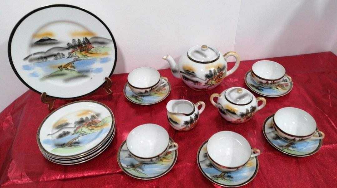 Oportunidade - Conjunto de chá com 19 peças em loiça antiga chinesa