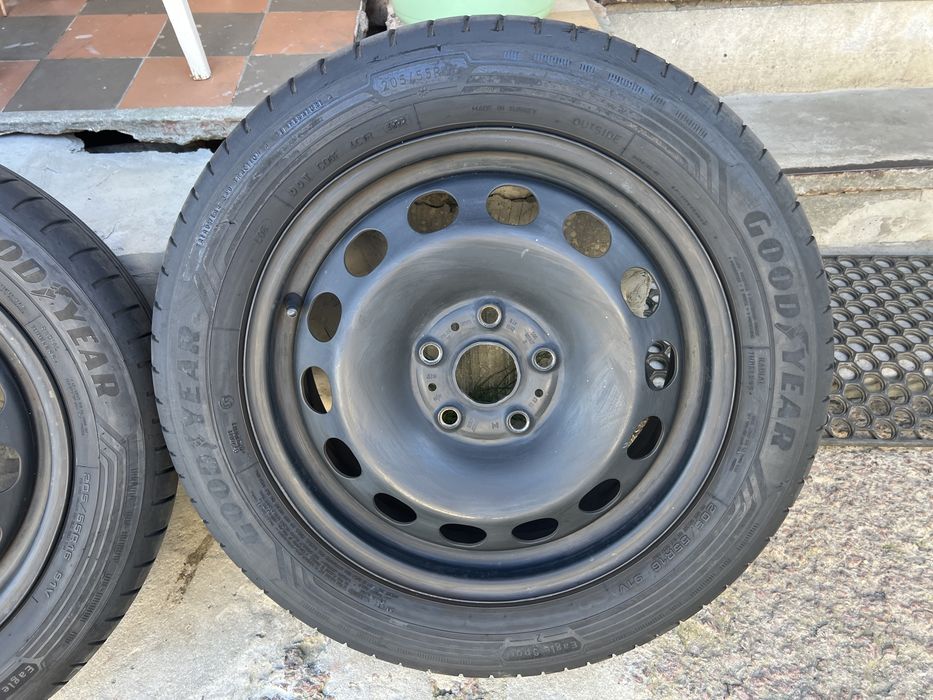 комплект шин Goodyear Eagle Sport 2 з дисками 6Jx16H2, ET48