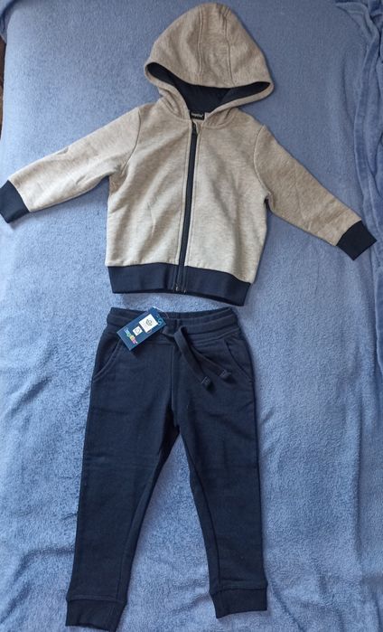 Костюм на тоненькому флісі на хлопчика розмір 86-92 фірма Lupilu