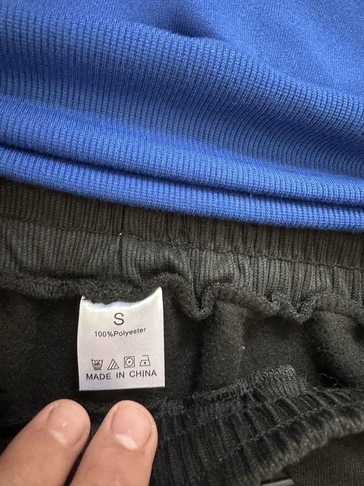 Продам зимовий спортивний костюм SKODA