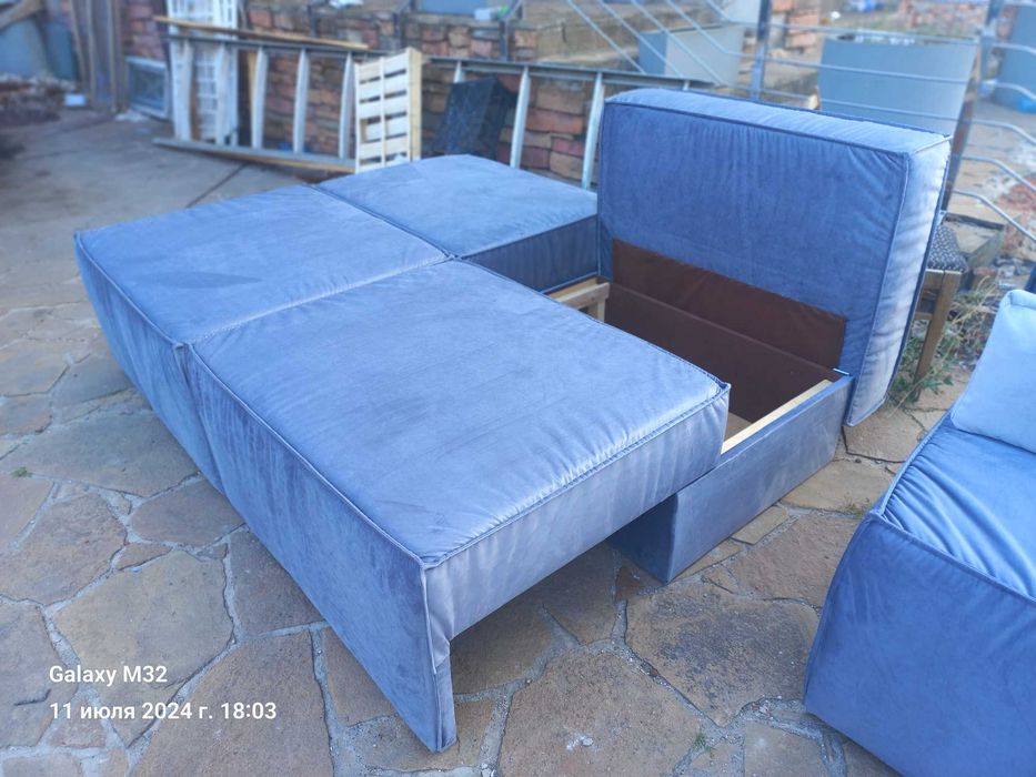 Прямой диван еврокнижка Хилтон.