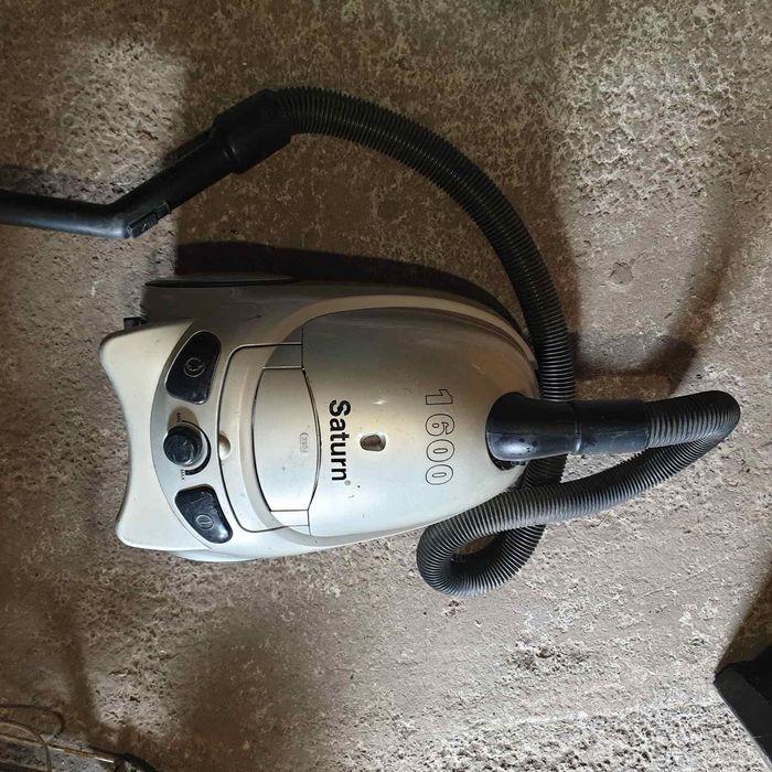 Пилосос Saturn 1600 робочий під відновлення запчастини