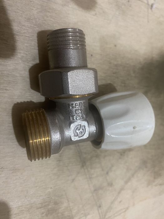 Кран радіаторний НР кутовий 3/4" x 1/2" Євк. (нікельований)