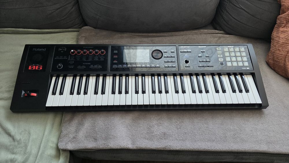 Roland FA06 Syntezator Keyboard Stacja robocza