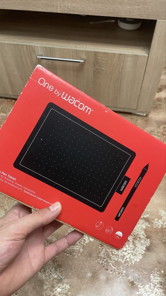 Графічний планшет Wacom one medium. Практично новий