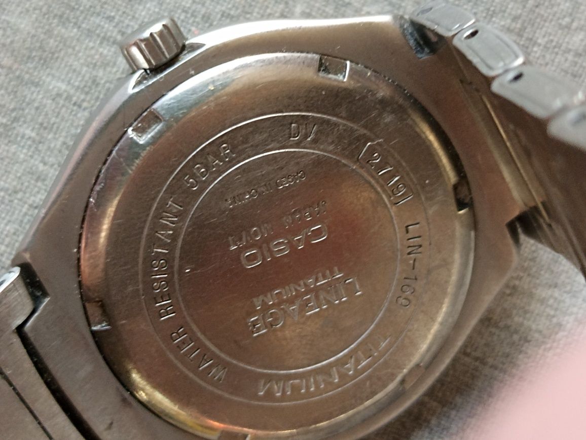 Часы Casio в титановом корпусе