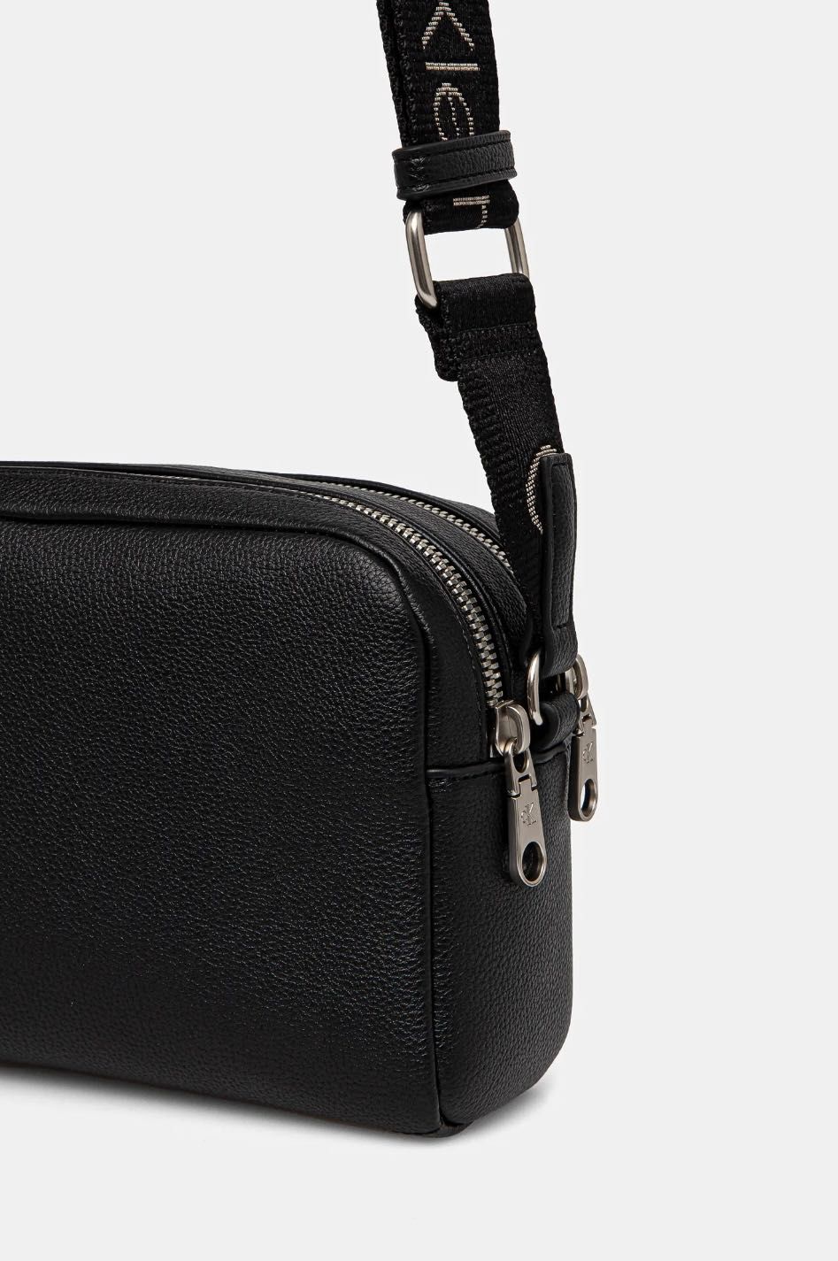 Продам сумку Calvin Klein, оригінал, широкий ремінь