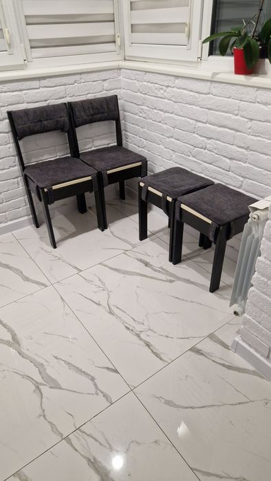 Стіл+4 стільця БУ-2900 грн.