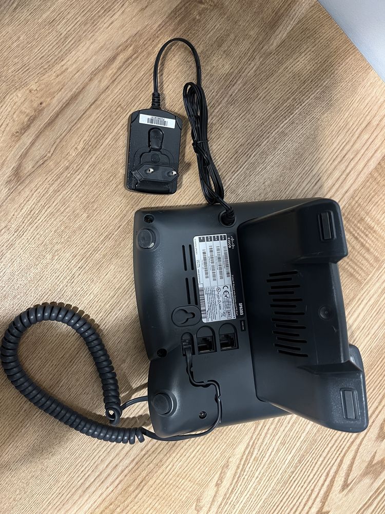 IP-телефон Cisco SPA 303