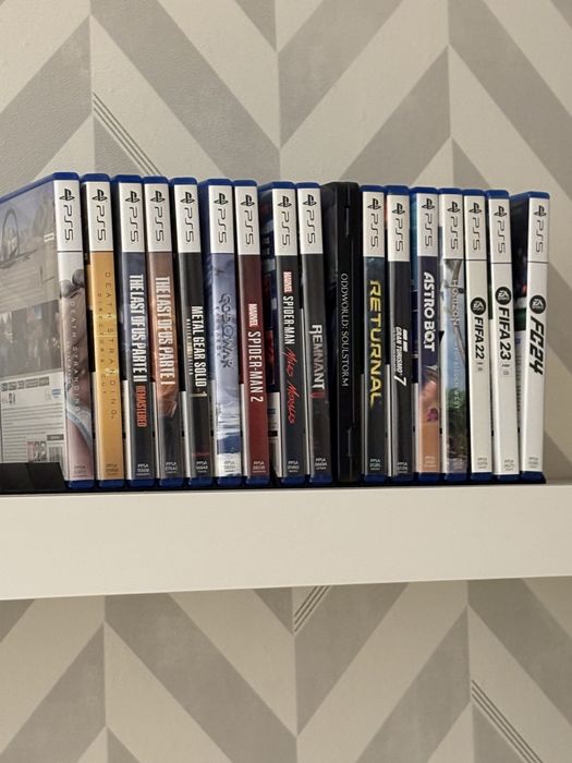 Playstation 5 (disco) + 2 comandos + jogos