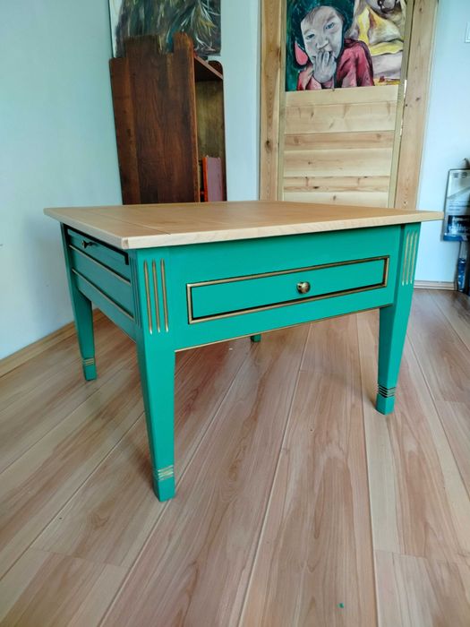 Stolik szałwia z szufladkami