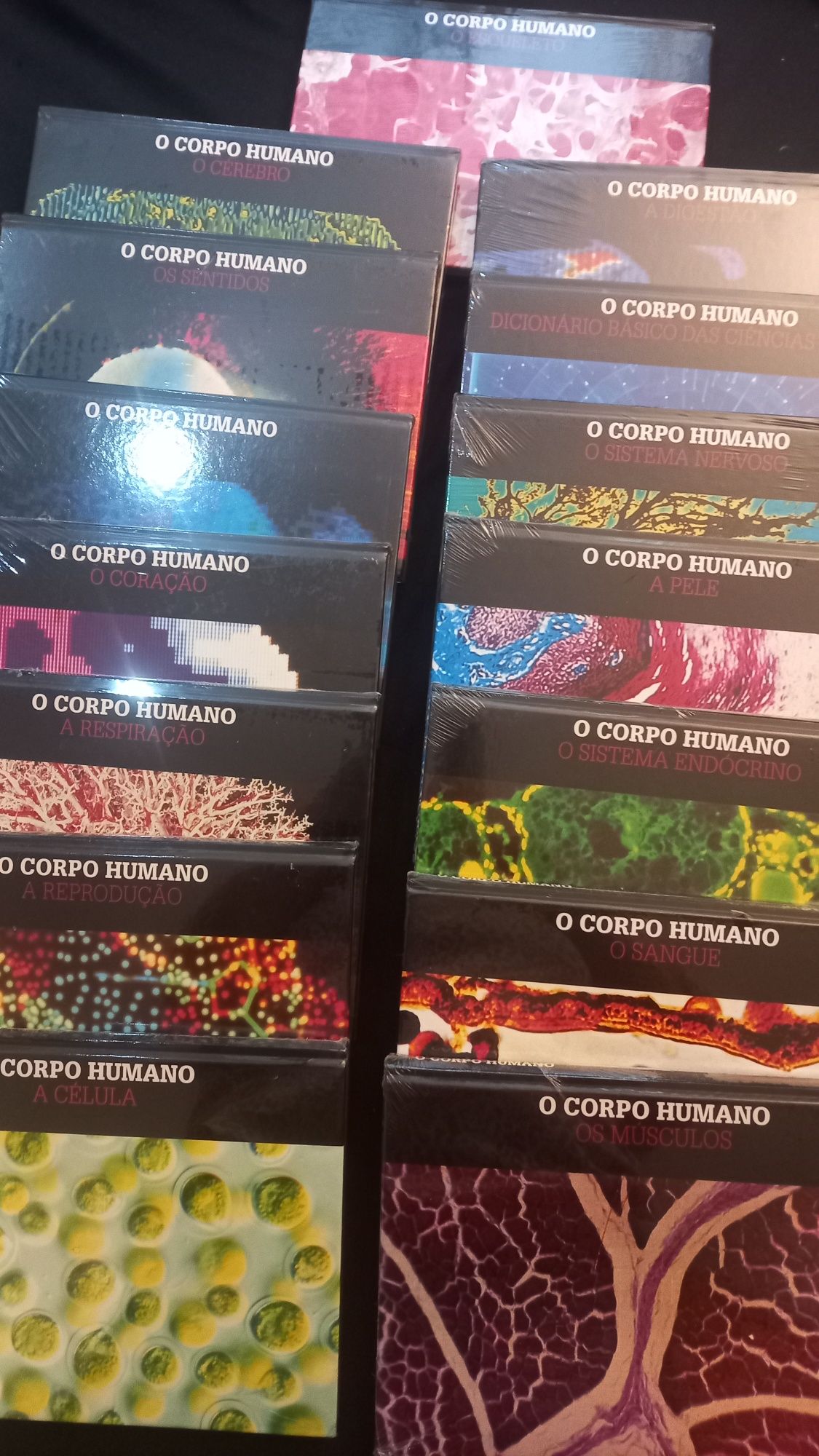 Vendo 15 Vol. Do Corpo Humano a muito bom preço