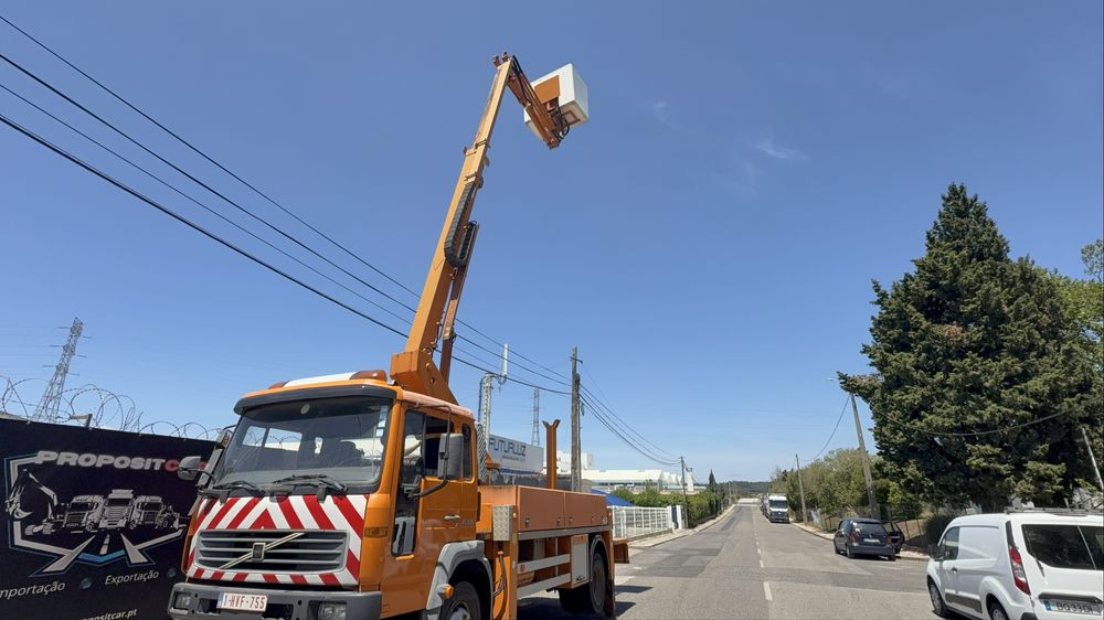 VOLVO FL220 Impecável 2005 Apenas 160.000km Grua 16M ###OPORTUNIDADE##