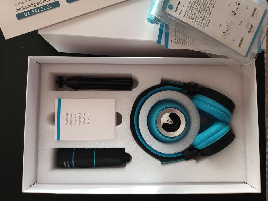 Conjunto Headphones, coluna BT, Ecrã aumentado e tripé com lente