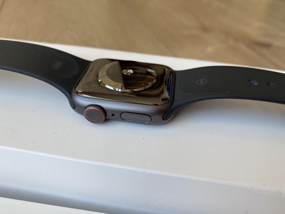 Idealny Apple Watch serii 4 40 mm SPACE GRAY CELLULAR GPS