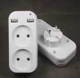 Tomada dupla com 2 fichas USB