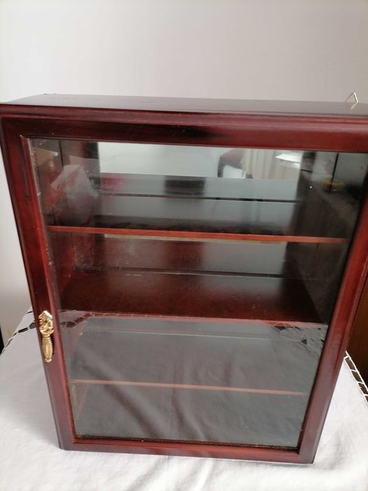 12 minis chávenas da marca Avon. 1 expositor novo