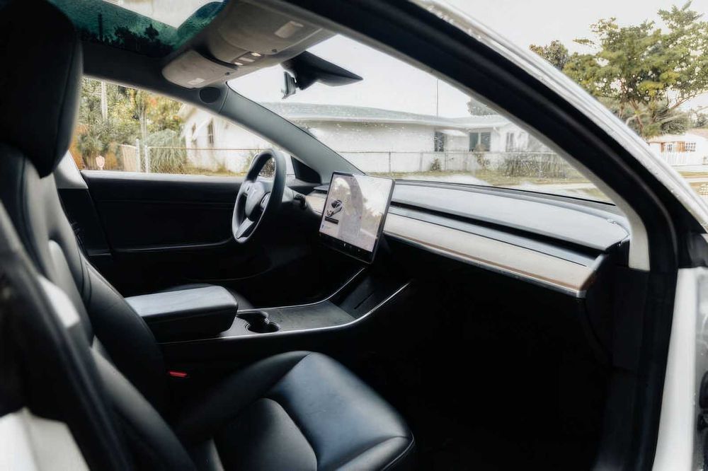 Tesla Model 3      2018