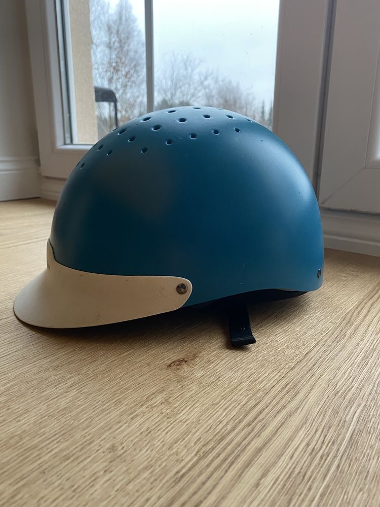 Kask jeździecki niebieski fouganza