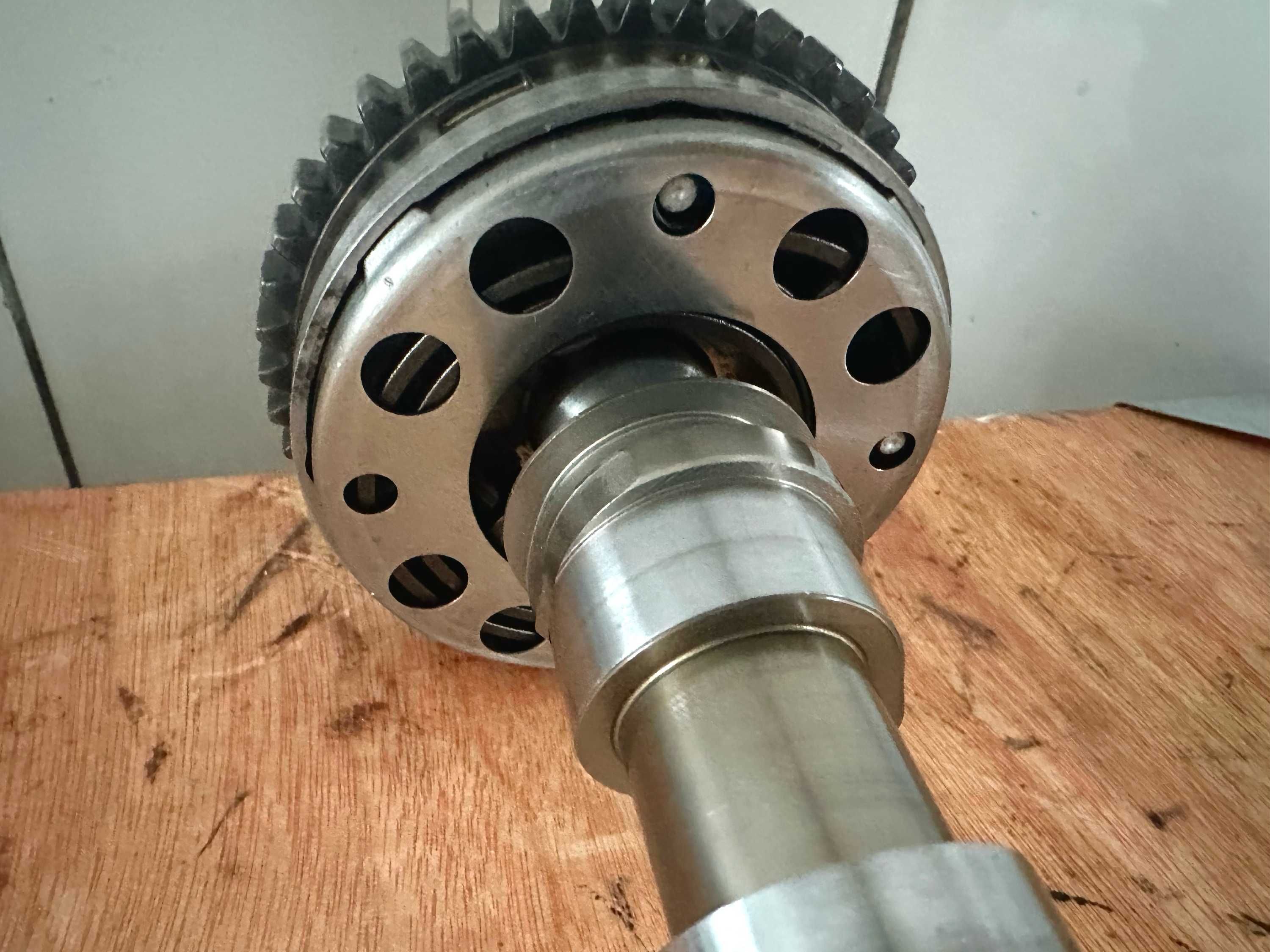 Wałek Rozrządu wydechowy 06L109087A VW AUDI A3 A4 cncd cnce chhb