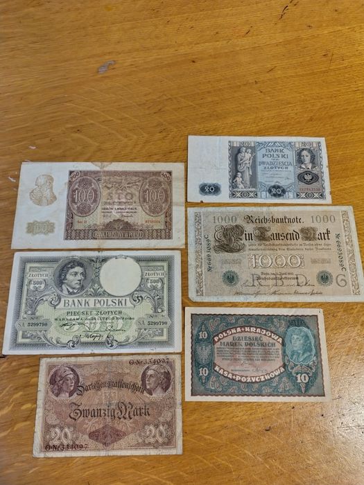 Zestaw starych banknotów