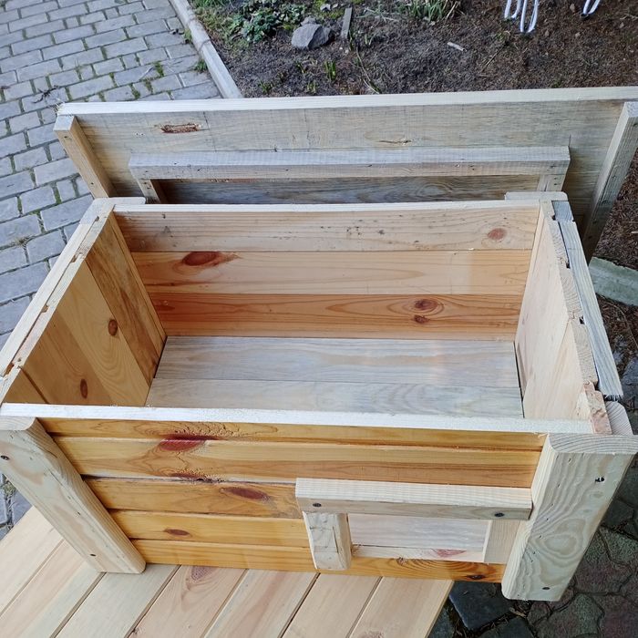 Будка для котів з сосни