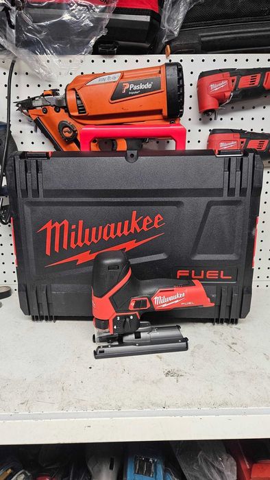 Wyrzynarka Milwaukee M12 FJS-0X 12V bez aku + walizka