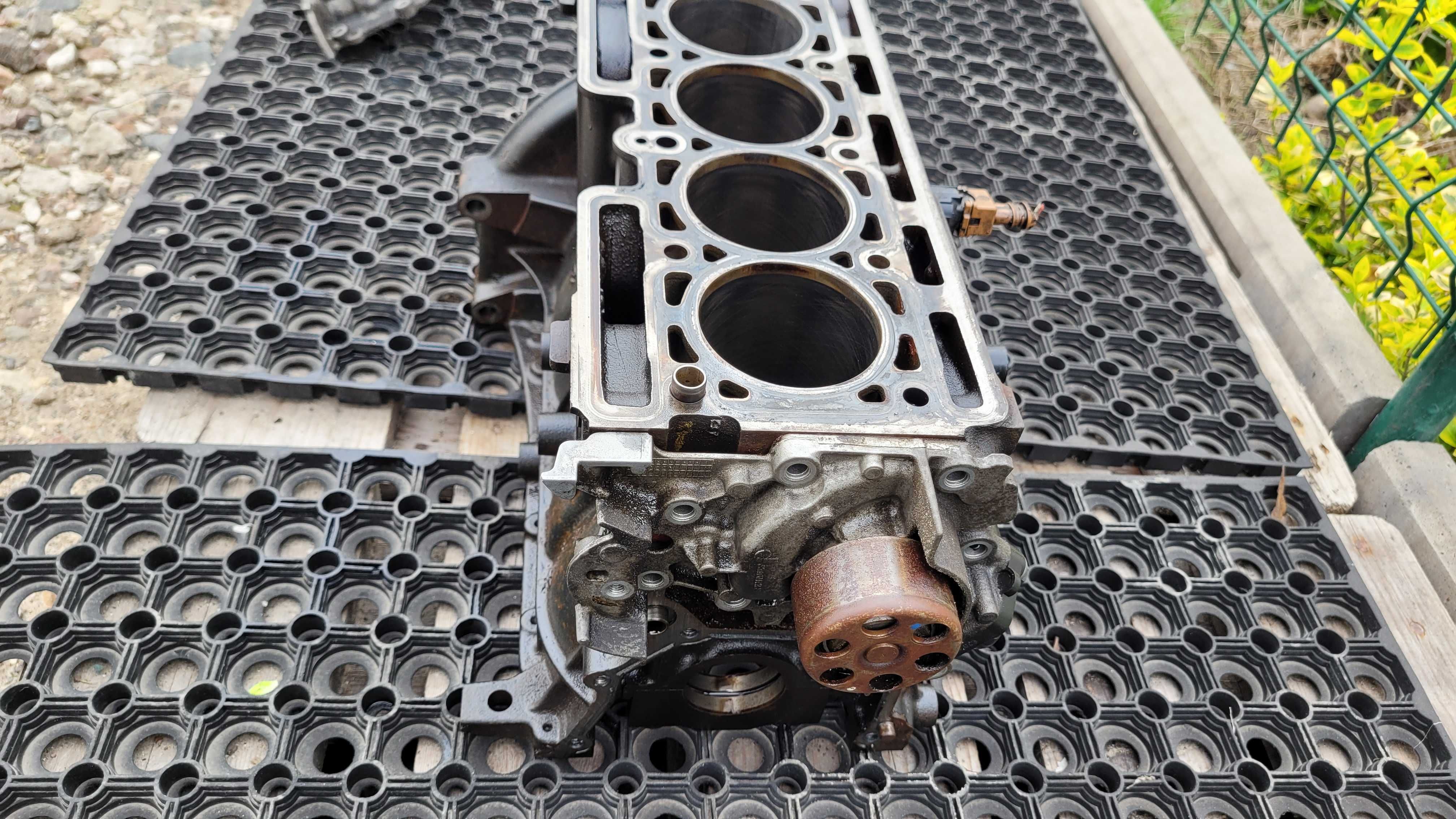 D4F D740 blok silnika 1.2 16V renault clio iv 4 III 3 D4F 740