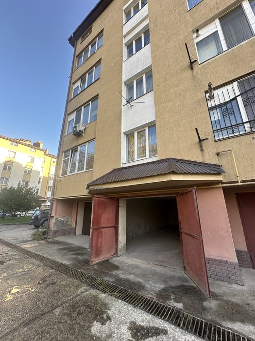 Оренда великий гараж з світлом вул. Декабристів 56, Микитинці