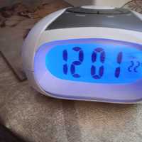 Електронный озвучений годинник з будильником ,Німеччина.