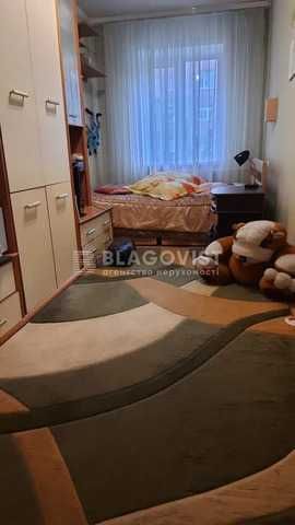 3к.Метро Святошин-10 хв.Вул.Депутатська,13.