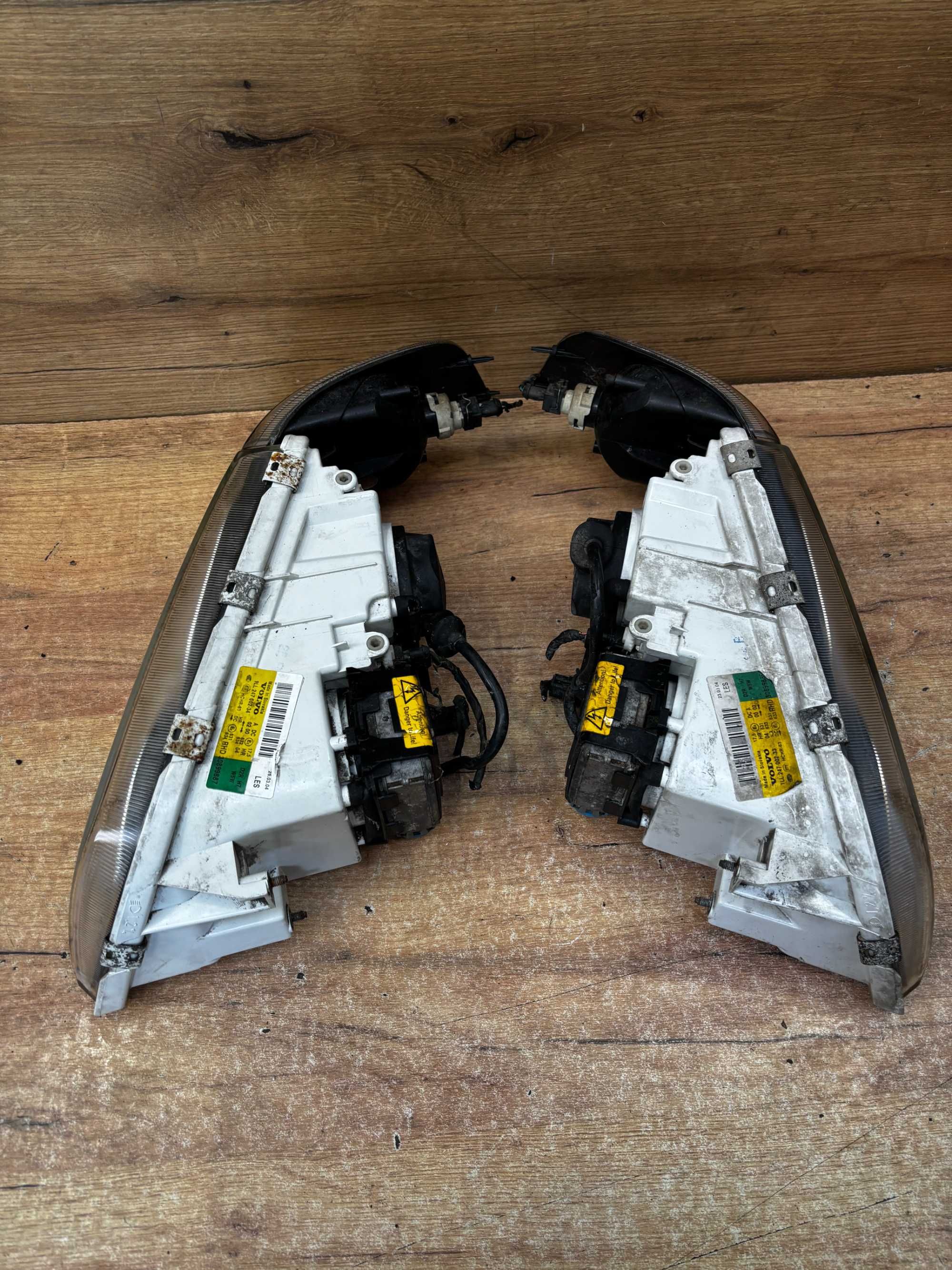 Lampa przednia lewa prawa Volvo V40 / S40 lift Xenon