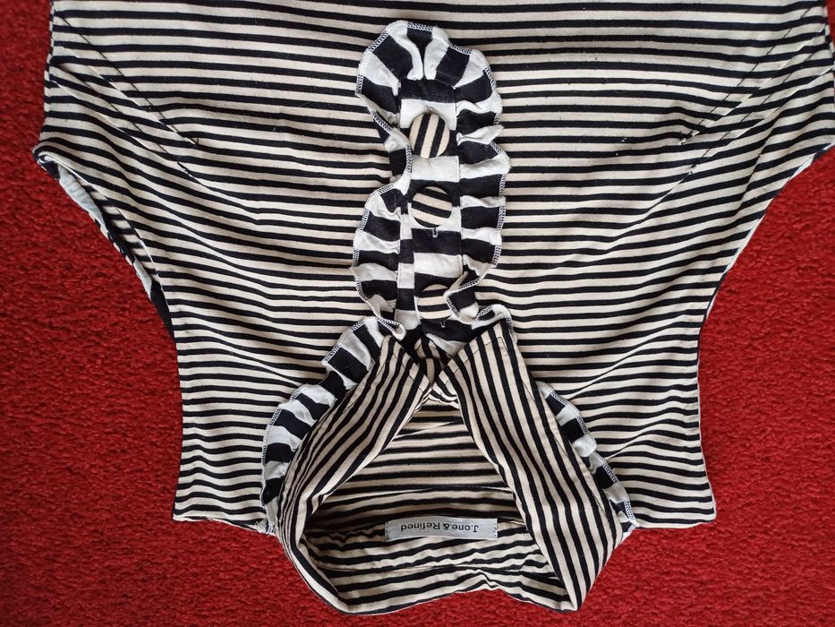 Camisola de riscas bem diferente!!