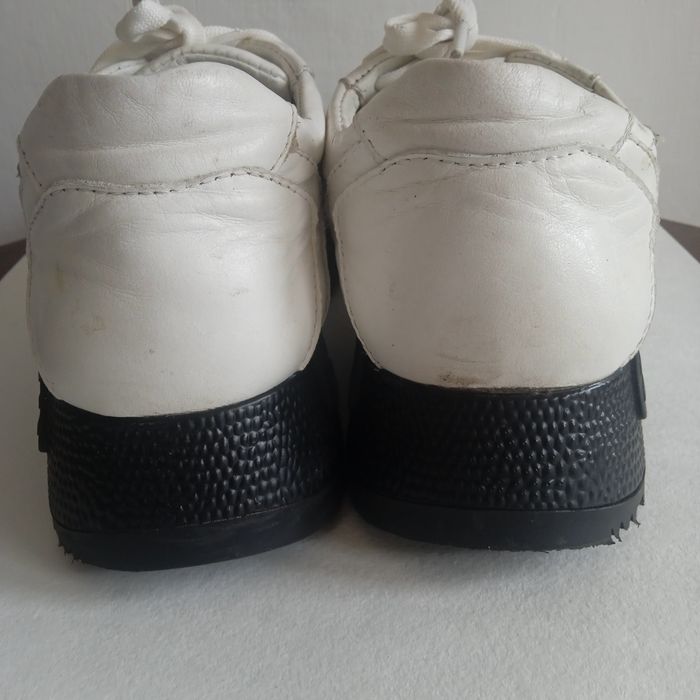 Кросовки женские кожаные 38