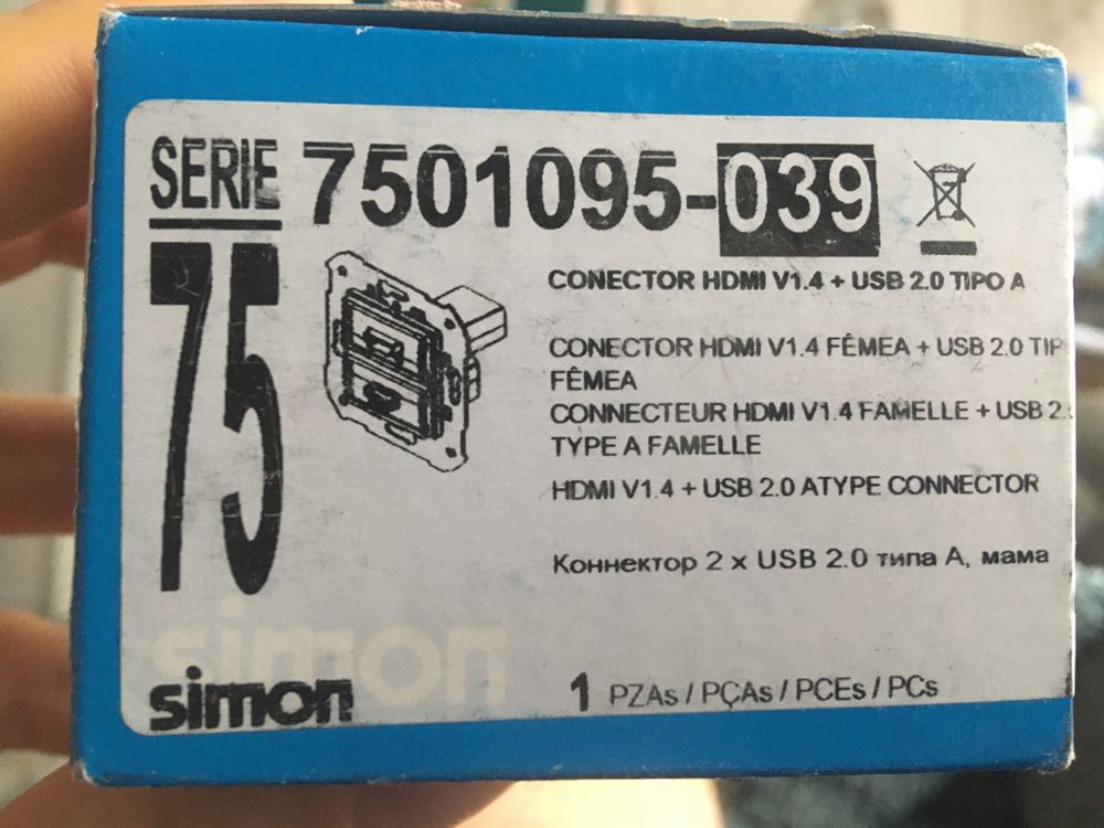 Gniazdo USB + HDMI kątowe (V1.4), żeńskie Simon 82