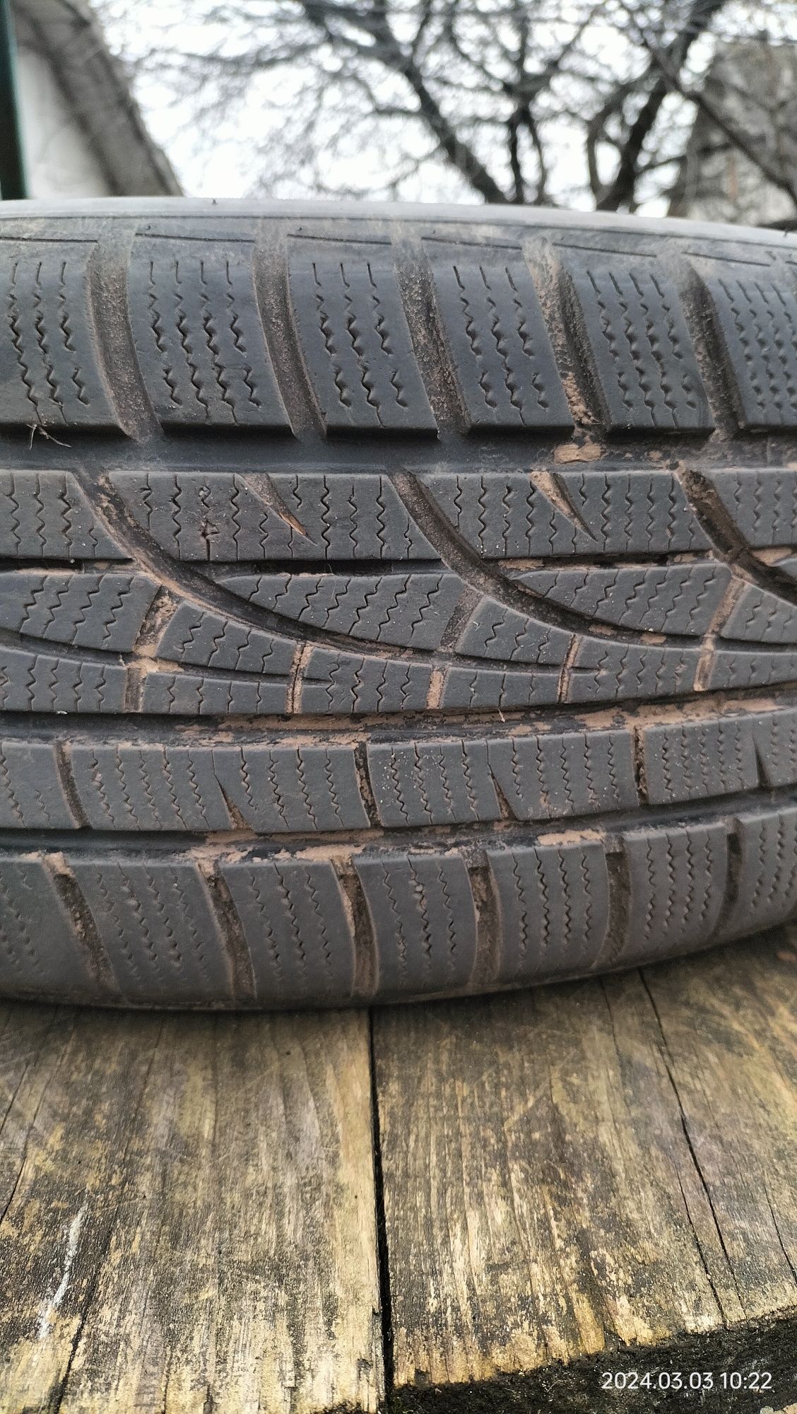 Продам б/у шини 225/60/R17 103V
