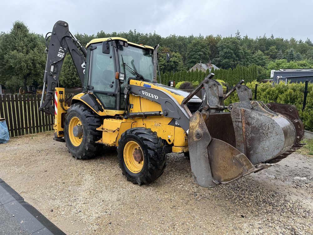 koparko ładowarka volvo bl71  cat jcb