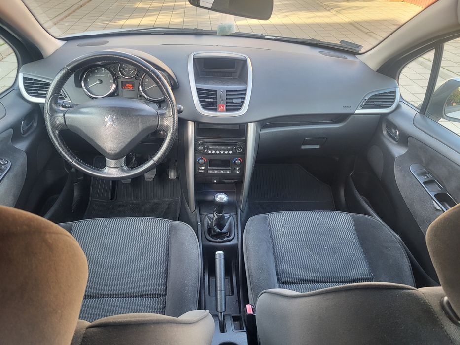 Peugeot 207 1.4 Benzyna